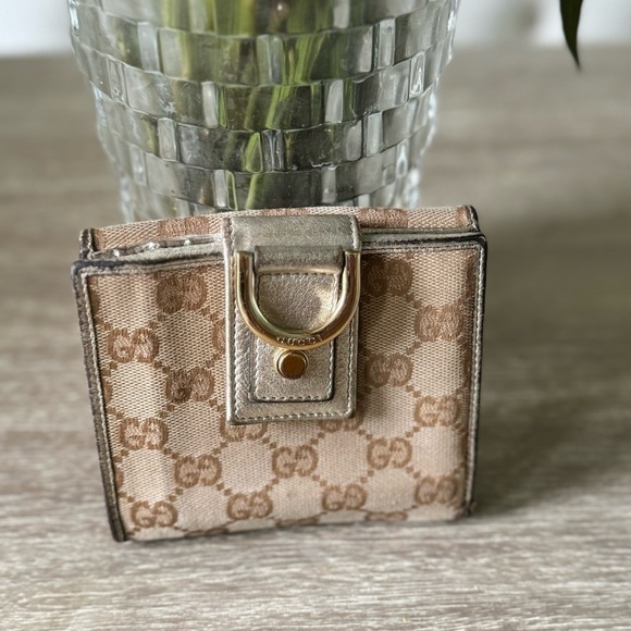 Gucci Abbey D-Ring Compact Wallet - Picture 7 of 13